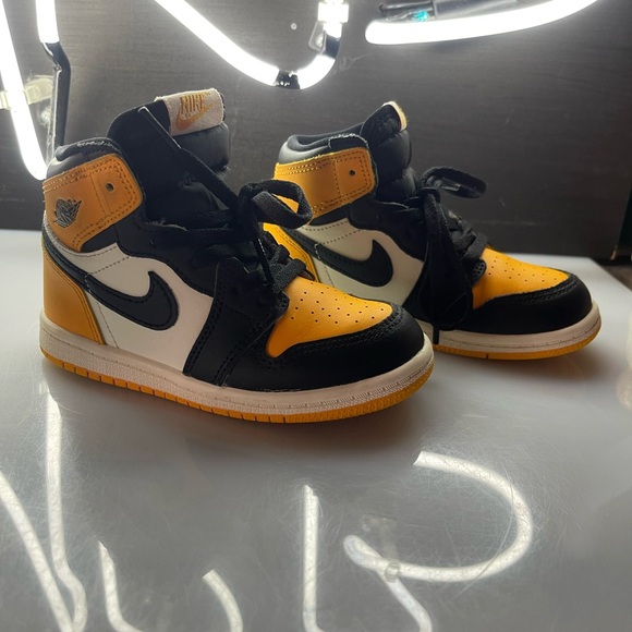 Air Jordan 1 “Taxi” - Picture 8 of 11